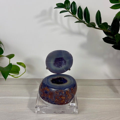 Size M Druzy Mermaid Box featuring a polished purple agate exterior with a sparkling dark amethyst crystal geode interior.