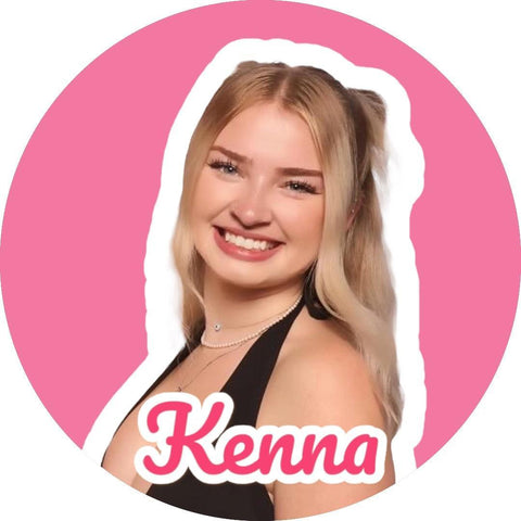 Smiling blonde woman with pigtails and pearl necklace on a pink background with "Kenna" text.