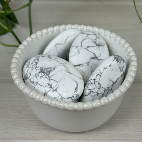 Howlite Palm Stone