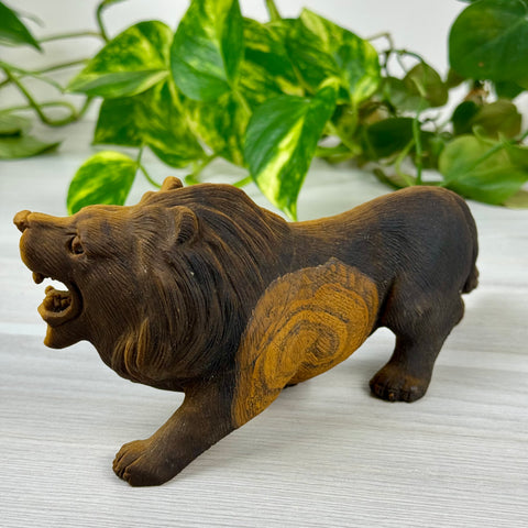 Extremely Detailed Tiger's Eye Carving - Elias