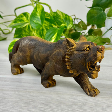 Extremely Detailed Tiger's Eye Carving - Faden