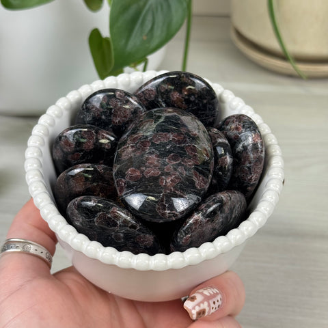 Red Garnet Palm Stone