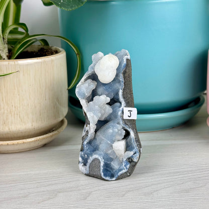 Mordenite/Okenite In Geode