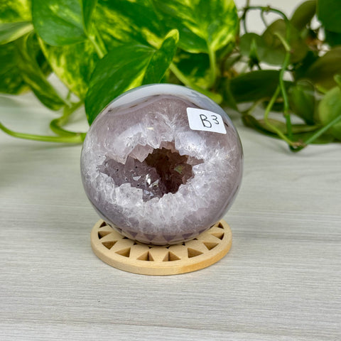 Statement Druzy Sphere (Continued)