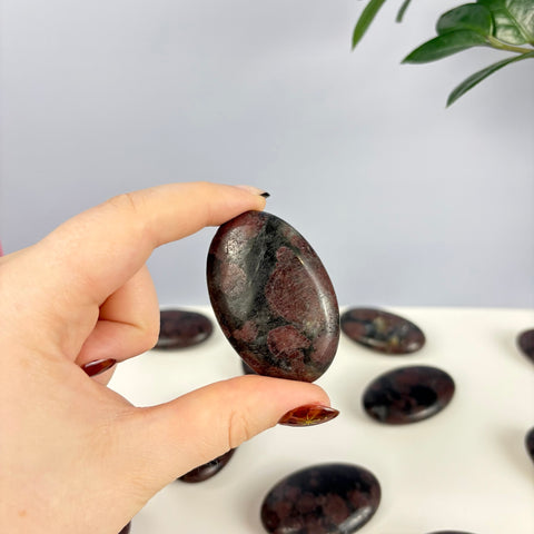 Gothic Garnet Palm Stone (Imperfect) - Kenna's Crystals
