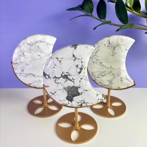 Howlite Moon On Stand