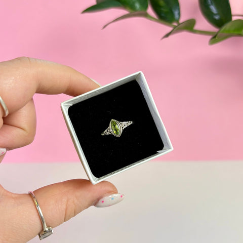 Sterling Silver Faceted Peridot Ring - Size 9